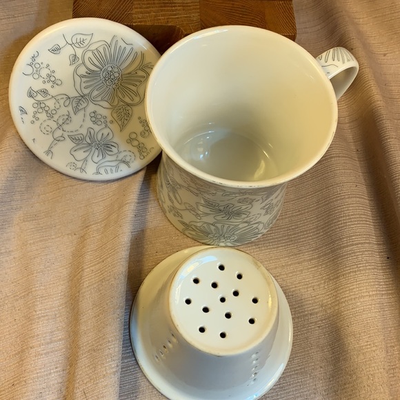 Teavana 3-piece tea set w/gorgeous flower design - Picture 6 of 11